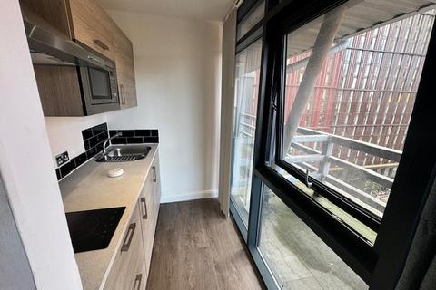 Studio to rent, Bracken House, 44-58 Charles Street, Manchester, Lancashire, M1