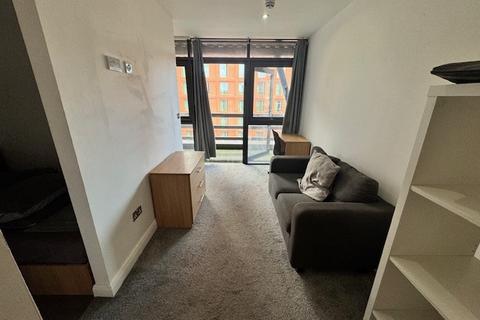 Studio to rent, Bracken House, 44-58 Charles Street, Manchester, Lancashire, M1