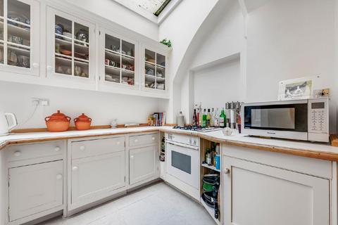 1 bedroom flat for sale, Courtfield Gardens, South Kensington