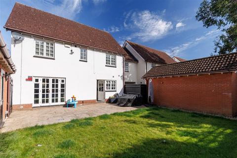 4 bedroom link detached house for sale, Tempest Mead, North Weald.