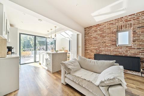 3 bedroom end of terrace house for sale, Meadrow, Godalming, Surrey, GU7