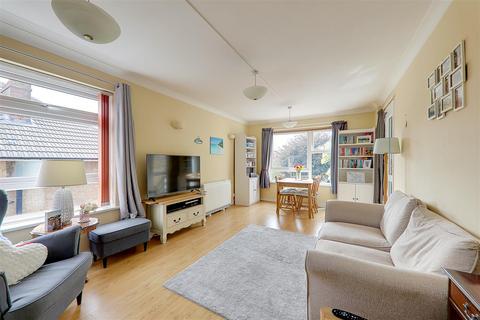 2 bedroom apartment for sale, Brooklyn Avenue, Worthing BN11