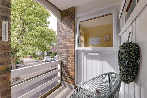 2 bedroom apartment for sale, Brooklyn Avenue, Worthing BN11