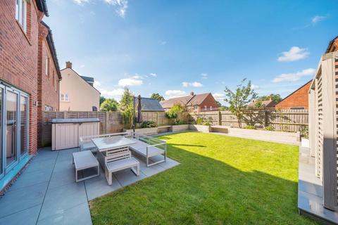 5 Cooper Close, Upper Heyford, Bicester, OX25 5AZ