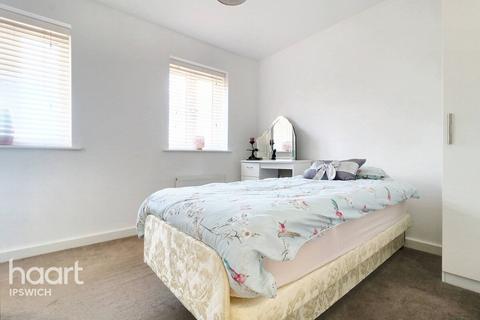 3 Popular Road, Great Blakenham, Ipswich, IP6 0GN