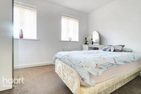 3 Popular Road, Great Blakenham, Ipswich, IP6 0GN