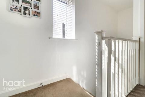 3 Popular Road, Great Blakenham, Ipswich, IP6 0GN