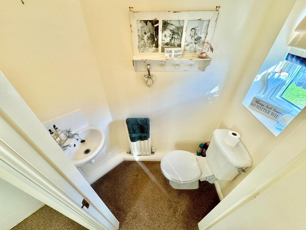 Downstairs WC.jpg