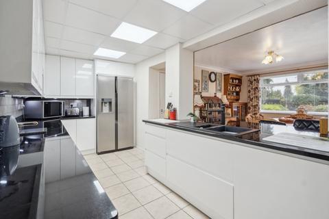 5 bedroom detached house for sale, West Common Road, Uxbridge