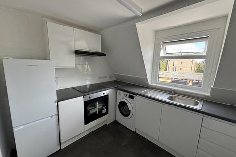 2 bedroom flat to rent, London SE14