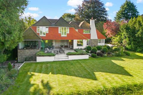 18 The Mount, Fetcham, Leatherhead, KT22 9EE