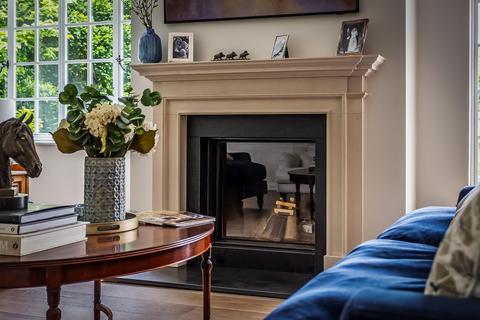 18 The Mount, Fetcham, Leatherhead, KT22 9EE
