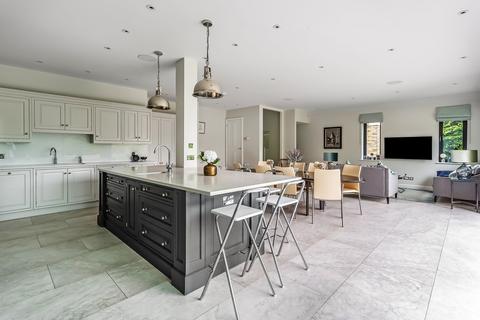 18 The Mount, Fetcham, Leatherhead, KT22 9EE