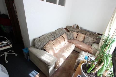 Studio for sale, Dunraven Drive, Enfield