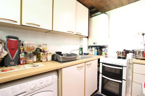 Studio for sale, Dunraven Drive, Enfield