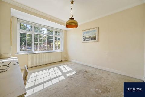 3 bedroom terraced house for sale, Woodhouse Avenue, Perivale, Middlesex, UB6