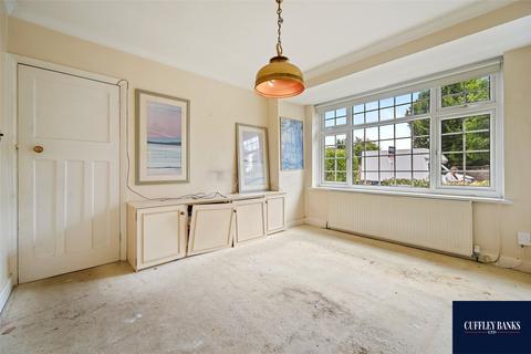 7 Woodhouse Avenue, Perivale, Greenford, UB6 8LE