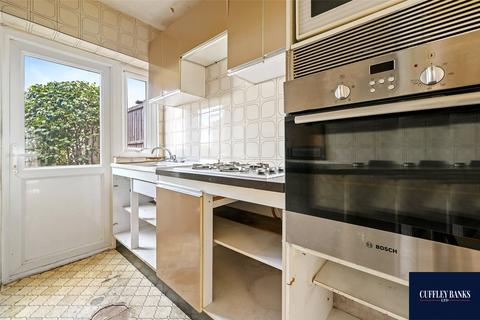 7 Woodhouse Avenue, Perivale, Greenford, UB6 8LE