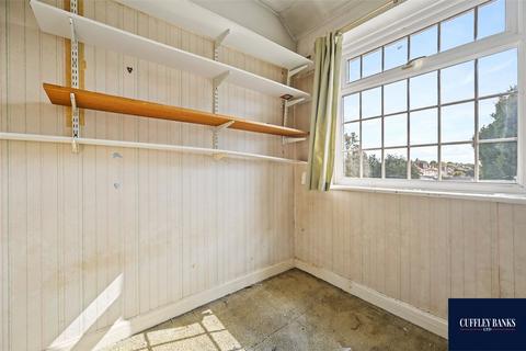 7 Woodhouse Avenue, Perivale, Greenford, UB6 8LE
