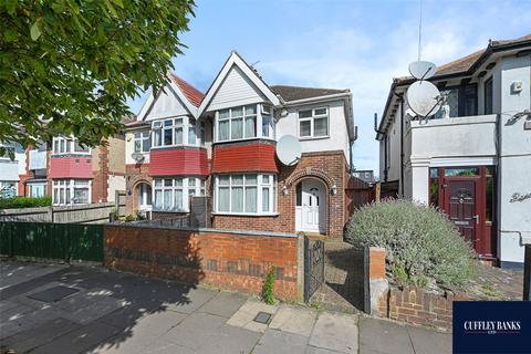 3 bedroom semi-detached house for sale, Teignmouth Gardens, Perivale, Middlesex, UB6