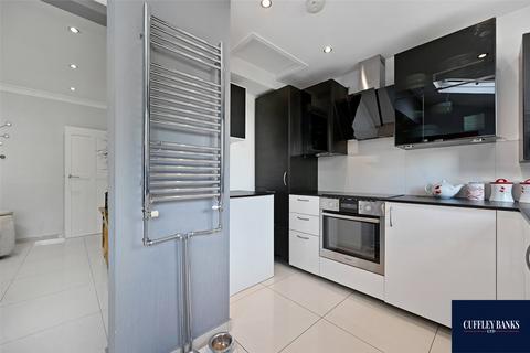 29 Rydal Crescent, Perivale, Greenford, UB6 8EA