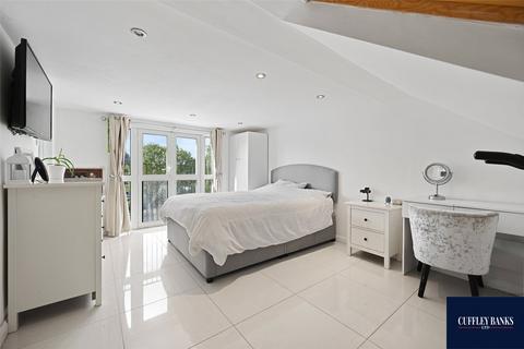 68 Rydal Crescent, Perivale, Greenford, UB6 8EG
