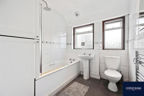 68 Rydal Crescent, Perivale, Greenford, UB6 8EG