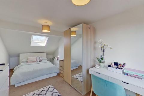 3 bedroom flat to rent, Evelyn Road, London