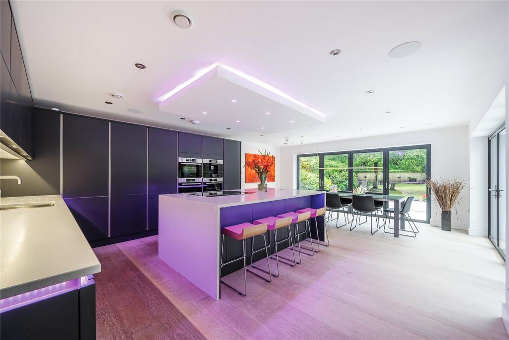 Oak Grange Road, West Clandon... 5 bed detached house for sale £2,100,000