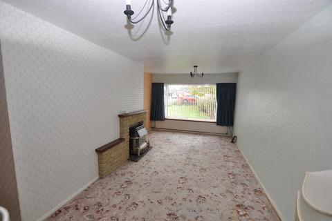 4 bedroom semi-detached house for sale, Brookside Road, Burton-On-Trent DE13