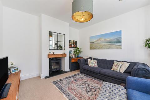 4 bedroom end of terrace house for sale, Lyndhurst Road, Chichester