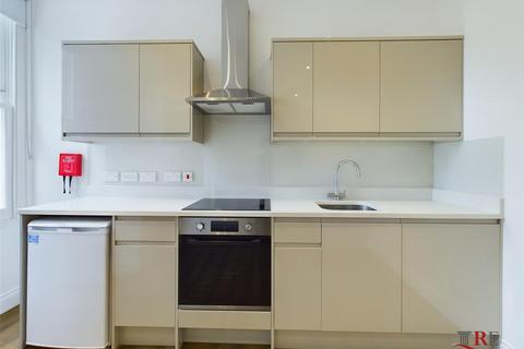 1 bedroom flat to rent, Christchurch Avenue, London