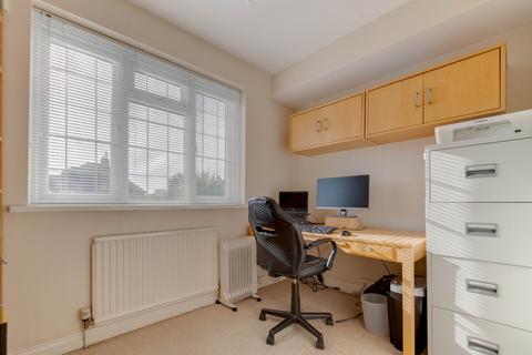 65 Naseby Road, Solihull, B91 2DR