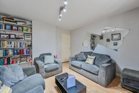 3 bedroom flat for sale, Grant House, Albion Avenue, Clapham, London, SW8