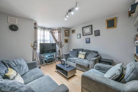 3 bedroom flat for sale, Grant House, Albion Avenue, Clapham, London, SW8