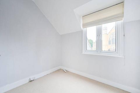 2 bedroom flat to rent, Marchwood Crescent, Ealing, London, W5