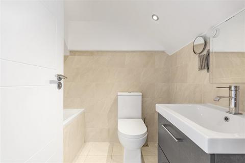 1 bedroom flat for sale, Roehampton Lane, Putney SW15