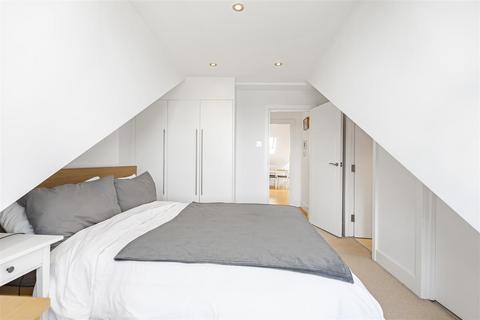 1 bedroom flat for sale, Roehampton Lane, Putney SW15