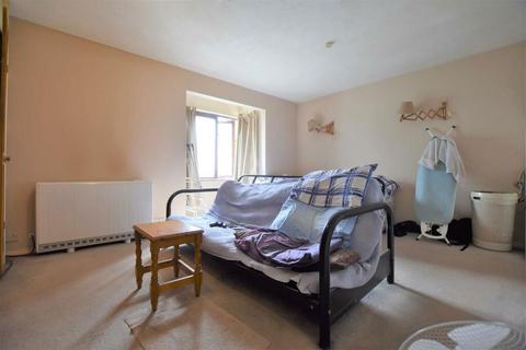 Studio for sale, Hawthorne Crescent, ., West Drayton, Middlesex, UB7 9PA