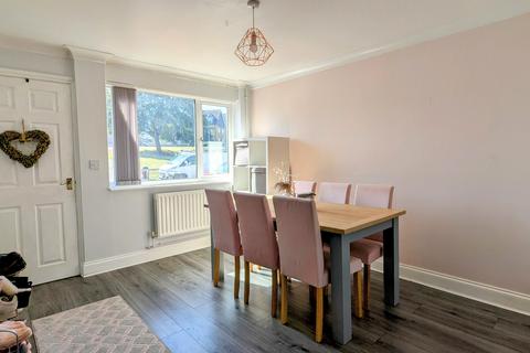 13 Blake Drive, Braintree, CM7 9UE