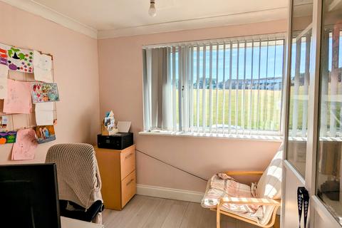 13 Blake Drive, Braintree, CM7 9UE