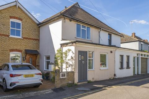 4 bedroom house to rent, Mill Street KT1