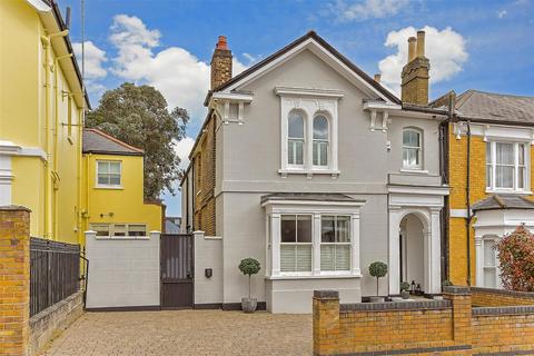 4 bedroom detached house for sale, Buckhurst Hill, Buckhurst Hill, Essex