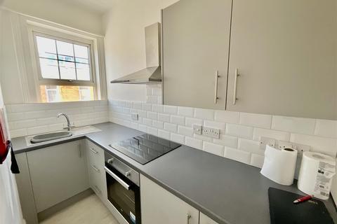 1 bedroom house to rent, Trafalgar Road, Scarborough