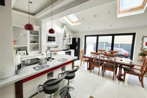 3 bedroom end of terrace house for sale, Roots Hall Avenue, Southend-on-Sea, Essex