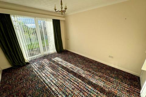 25 Traherne Close, Lugwardine, Hereford, HR1 4AF