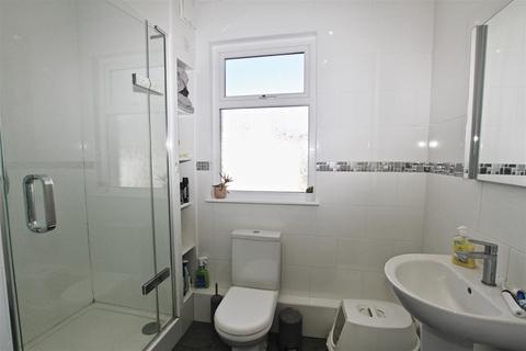 2 bedroom flat to rent, Pall Mall, Leigh-On-Sea