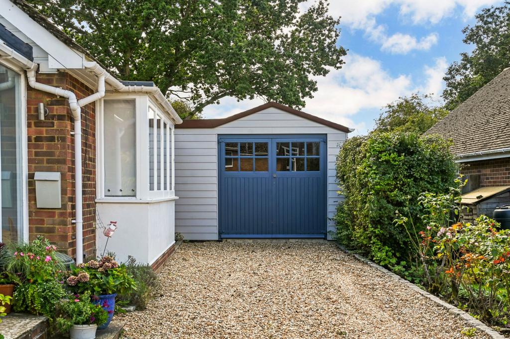 Garage/Parking