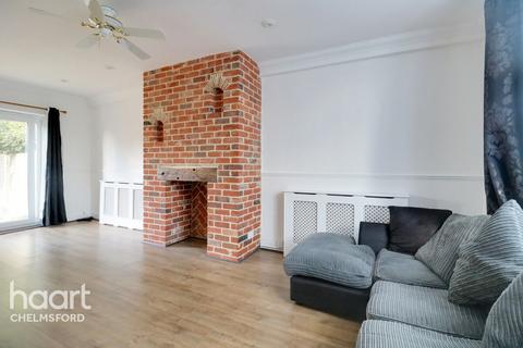 2 Springfield Park Parade, Chelmsford, CM2 6EF