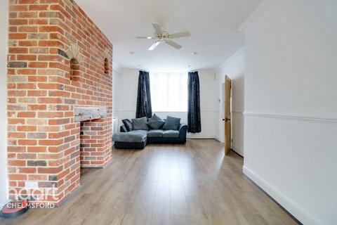 2 Springfield Park Parade, Chelmsford, CM2 6EF